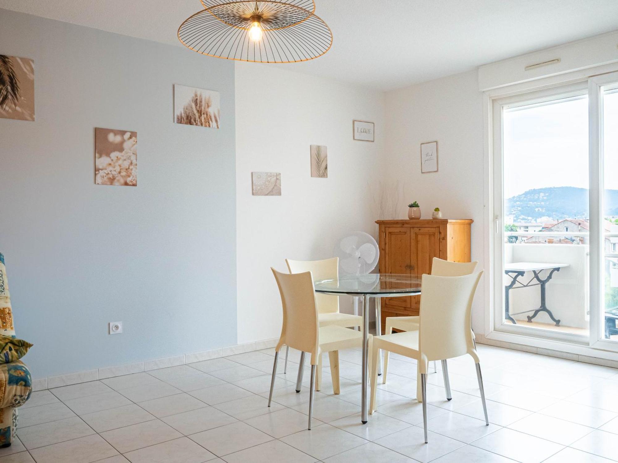 T2 Tout Confort Proche Centre Hyeres & Plages Exterior foto
